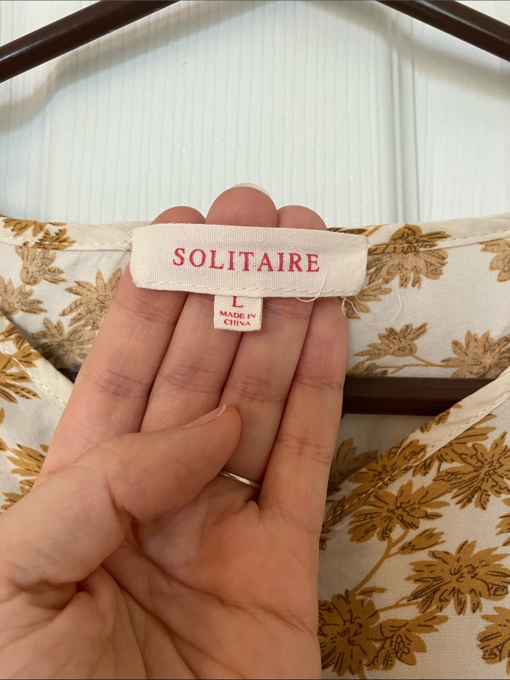 Solitaire Cream Blouse with Mustard Floral Print - Picture 4 of 6